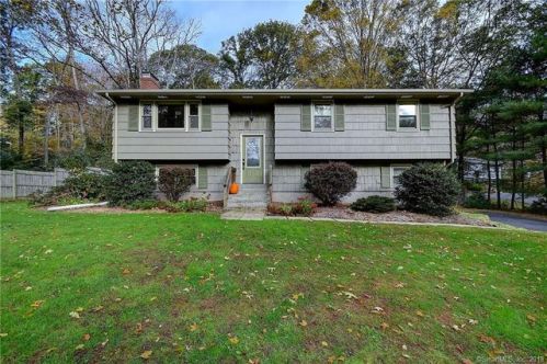 43 Phelps Rd, East Hampton CT  06447-1251 exterior