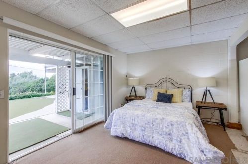 1527 Loring St, San Diego CA  92109-1765 exterior