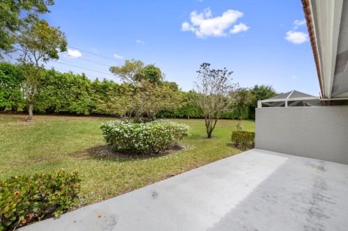 7617 Is Breeze Ter, Boynton Beach FL  33437-5403 exterior