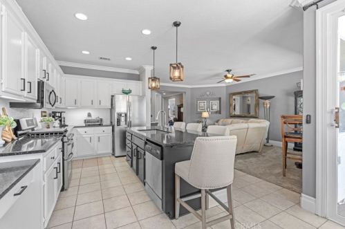 35589 Country Park Dr, Wildomar, CA 92595-7838