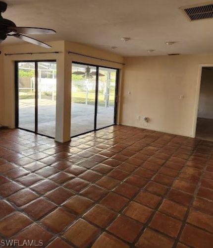 1617 13th Ter, Cape Coral, FL 33990-3847