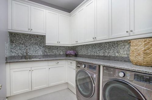 6869 Il Regalo Cir, Naples FL  34109-6818 exterior