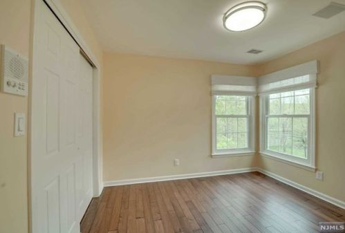 44 Hunters Run, Oakland NJ  07436-2344 exterior