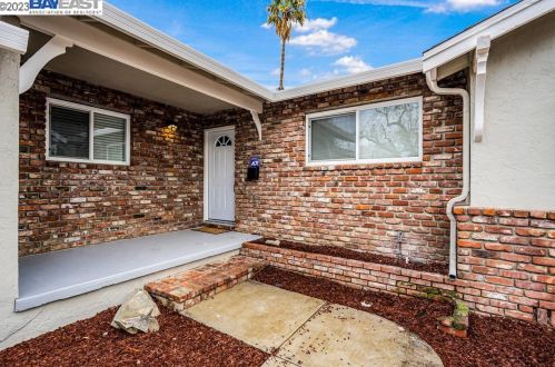 4237 Ridge Dr, West Pittsburg CA  94565-6033 exterior