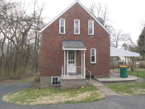 105 Mary Ann Dr, Glenshaw PA  15116-3031 exterior