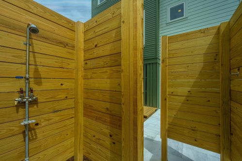 776 Gate Post Dr, Mount Pleasant SC  29464-4948 exterior