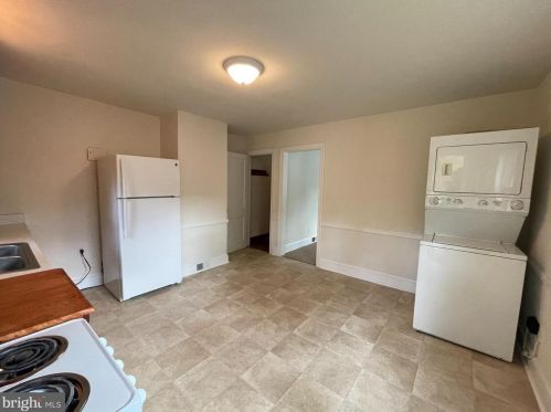 222 Hillcrest Dr, Fredericksburg VA  22401-4010 exterior
