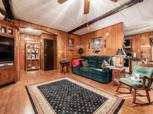 8090 Rdg Rd, Zanesville OH  43701-7869 exterior