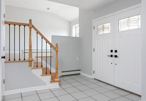1206 Flower Ln, North Wantagh, NY 11793-2718