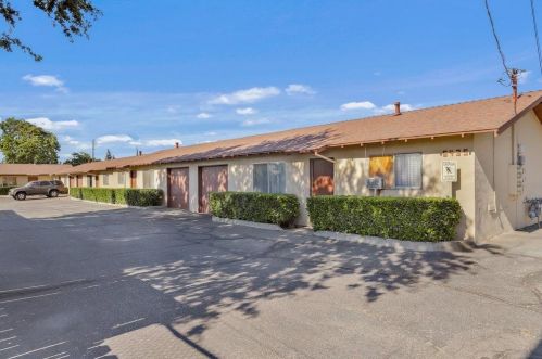 6435 8th St, Riverbank, CA 95367-2510