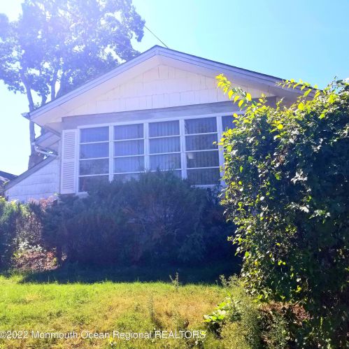 2304 Sunset Ave, Tinton Falls, NJ 07712-4656