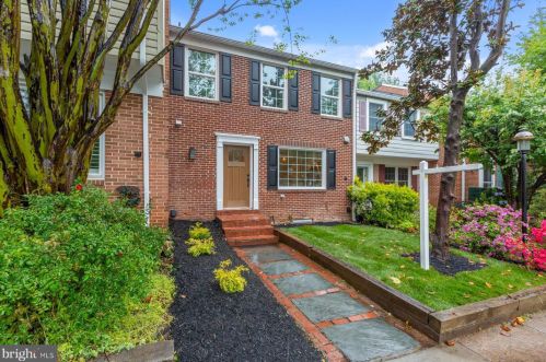 5464 Midship Ct, Springfield VA  22015-1912 exterior