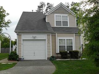 616 Holmes Blvd, Yorktown VA  23692-2305 exterior