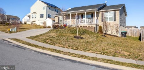 191 Aden Dr, Strasburg, VA 22657-5286