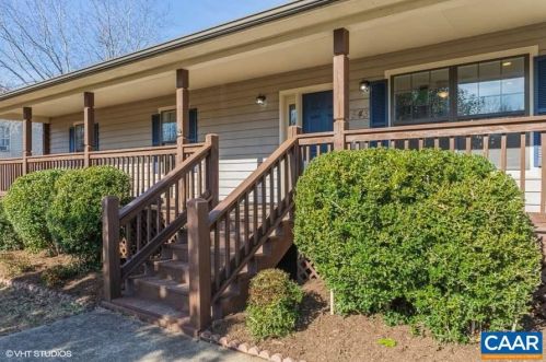 543 Jefferson Dr, Bybee, VA 22963-2904