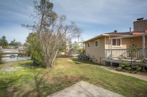 210 Catherine Ln, Grass Valley CA  95945-5802 exterior