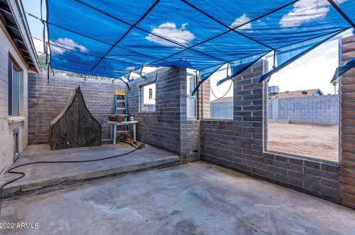 4741 Burgess Ln, Phoenix AZ  85042-5327 exterior
