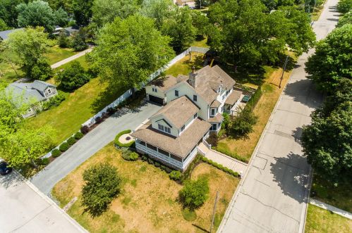 233 Darwin St, Lake Geneva WI  53147-2012 exterior