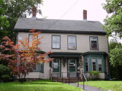 29 Oak St, Newton, MA 02464-1407