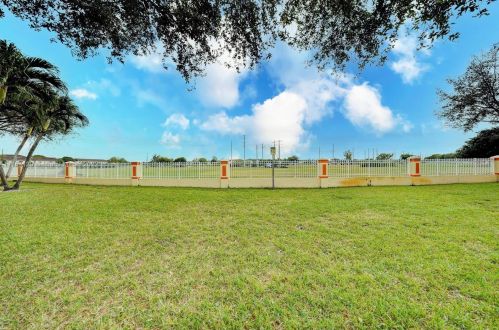 17845 74th Ct, Hialeah FL  33015-8441 exterior