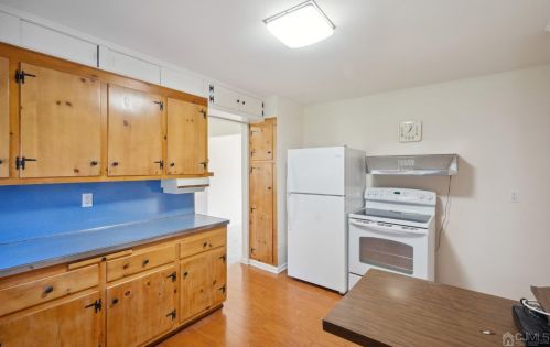 310 Green St, Woodbridge NJ  07095-2044 exterior