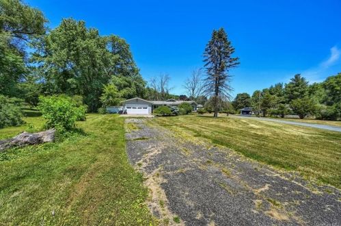 12 Nanuwitt Ln, Salisbury Mills, NY 12577-5308