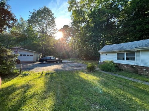 354 Alden Rd, Yorktown Hgts NY  10598-3204 exterior