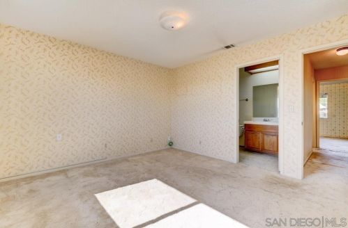 711 Honeydew Ln, Vista CA  92084-3115 exterior