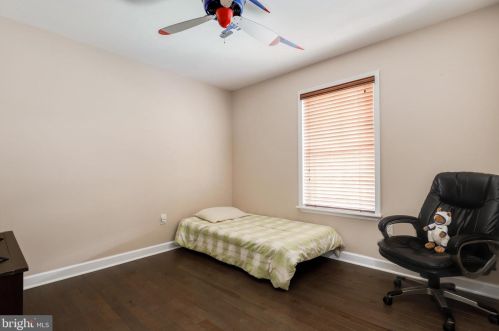 13461 Princedale Dr, Woodbridge VA  22193-3865 exterior