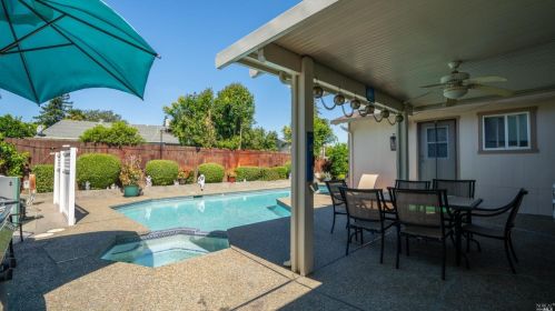 754 Tulare, Vacaville CA  95687-6250 exterior