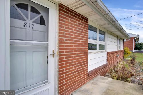 817 Wertzville Rd, West Enola, PA 17025-1834
