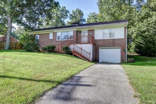2002 Waterlick Rd, Lynchburg, VA 24501-5140