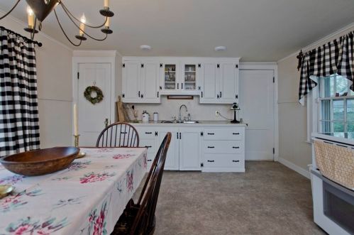 14 Chilson St, Springfield, MA 01118-2124