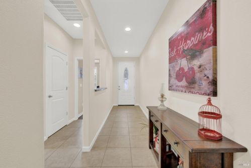 8001 Finchley Ct, Vacaville CA  95687-8253 exterior