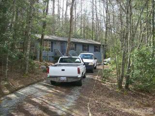 23 Nodatsi Ct, Brevard NC  28712-9228 exterior