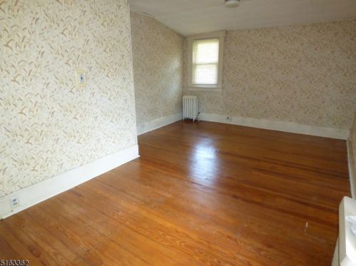 82 Myrtle Ave, Nutley NJ  07110-2834 exterior