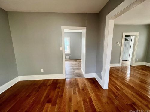 22 Viets St, United States Coast Guard Ac CT  06320-3324 exterior