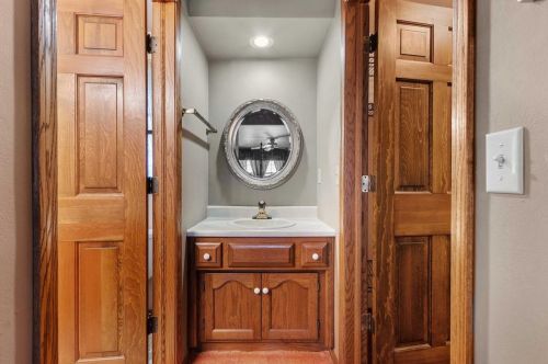 225 Traders Point Ln, Green Bay WI  54302-5236 exterior