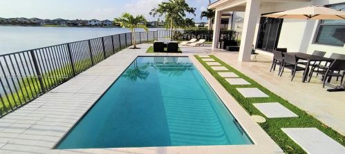 15800 88th Ave, Hialeah FL  33018-2023 exterior