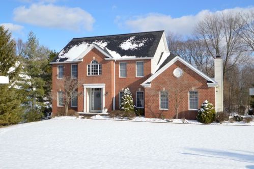 9867 Barr Rd, Cleveland, OH 44141-3101