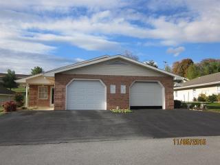 816 Cobblestone Pl, Kingsport, TN 37660-3298
