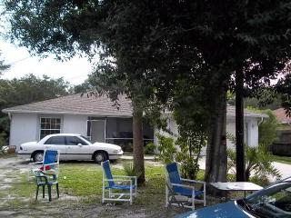 740 Church St, Nokomis, FL 34275-2713