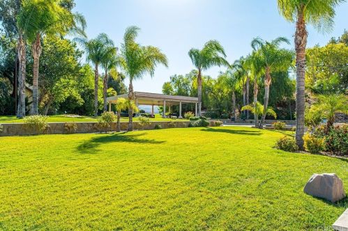22140 Rolling Ridge Dr, Santa Clarita CA  91350-3308 exterior