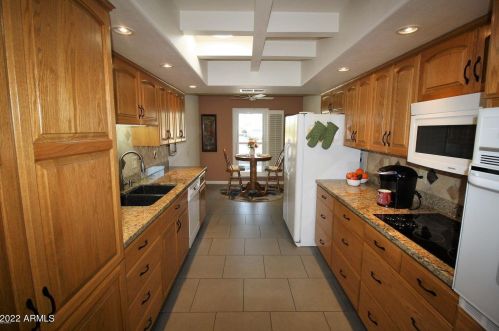 10113 Burns Dr, Sun City, AZ 85351-1232