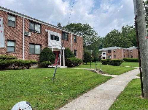 17 Lawrence Dr, White Plains, NY 10603-1342
