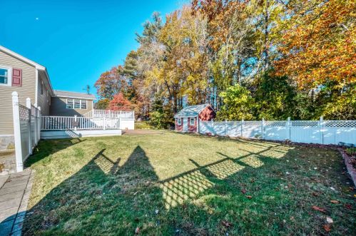 41 Carol Ave, Salem NH  03079-4466 exterior