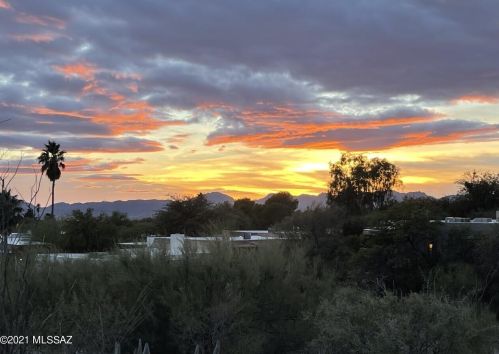 6252 Cerrada Moreno, Tucson, AZ 85718-3144