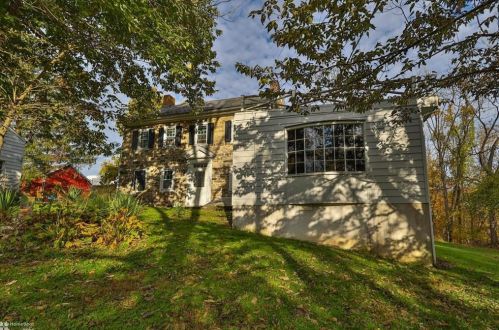 3200 Delaware Dr, Easton PA  18042-9760 exterior