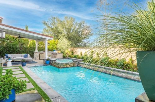 26173 Lone Rock Ct, Santa Clarita CA  91381-0647 exterior