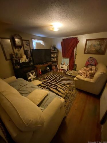 19 Portland St, Middletown CT  06457-2209 exterior